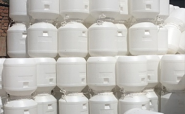 合作塑料桶耐化学腐蚀性能选择指南
