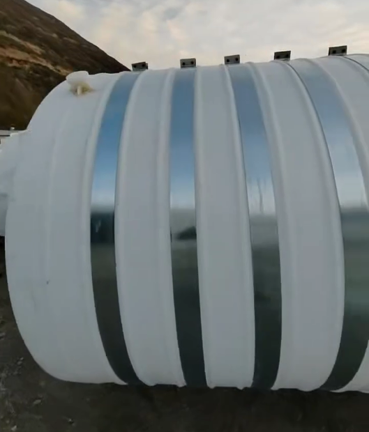 圆形合作塑料桶批量交付案例：结构稳定，适配多行业液体储运需求